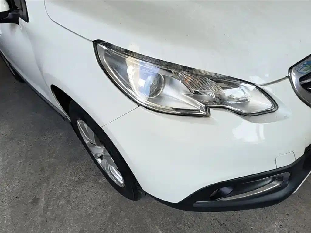 Peugeot 2008 2014 Model 1.6L Manual Fashion Edition — миниатюра 13