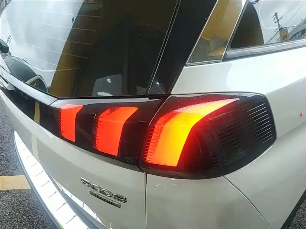 Peugeot 5008 2021 360THP 5-seater Performance Edition — миниатюра 8