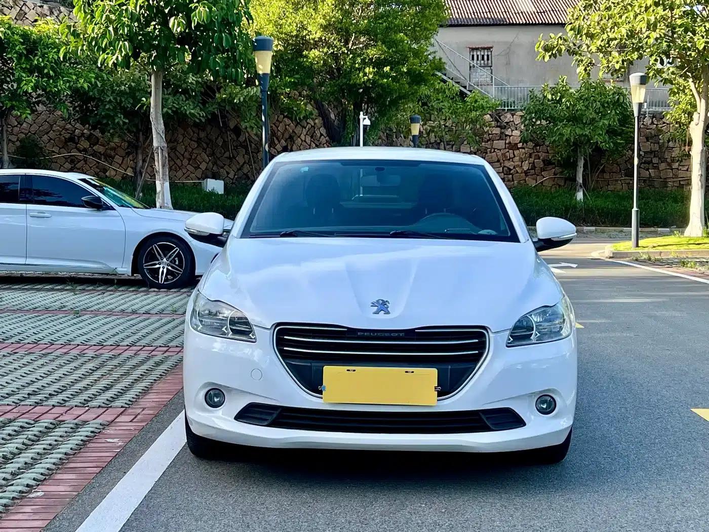 Peugeot 301 2014 1.6L Automatic Comfort Edition — миниатюра 2