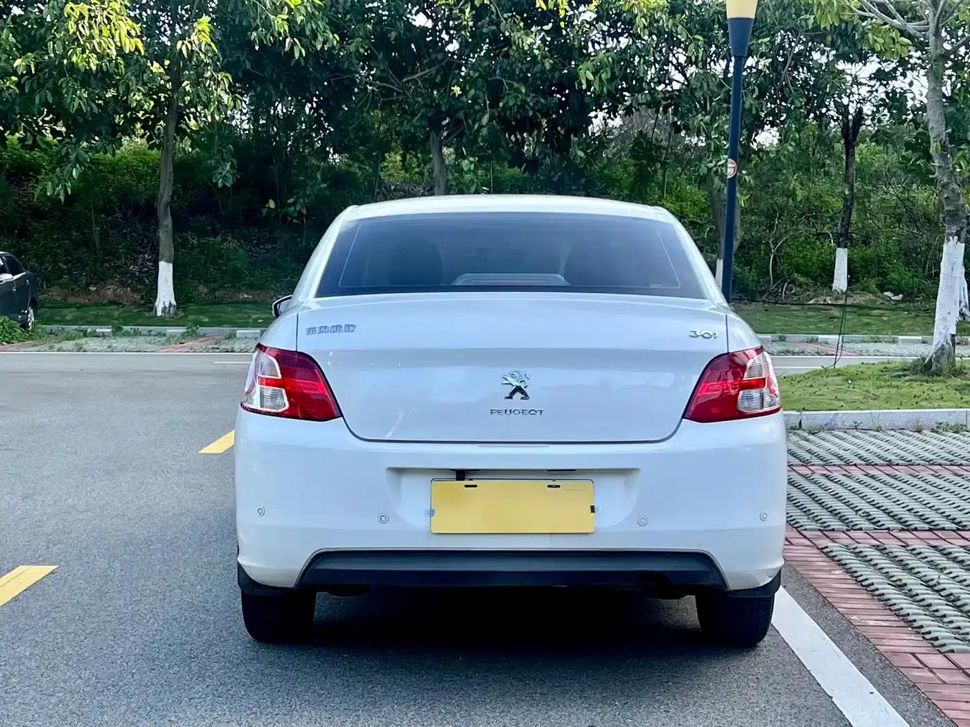Peugeot 301 2014 1.6L Automatic Comfort Edition — миниатюра 6