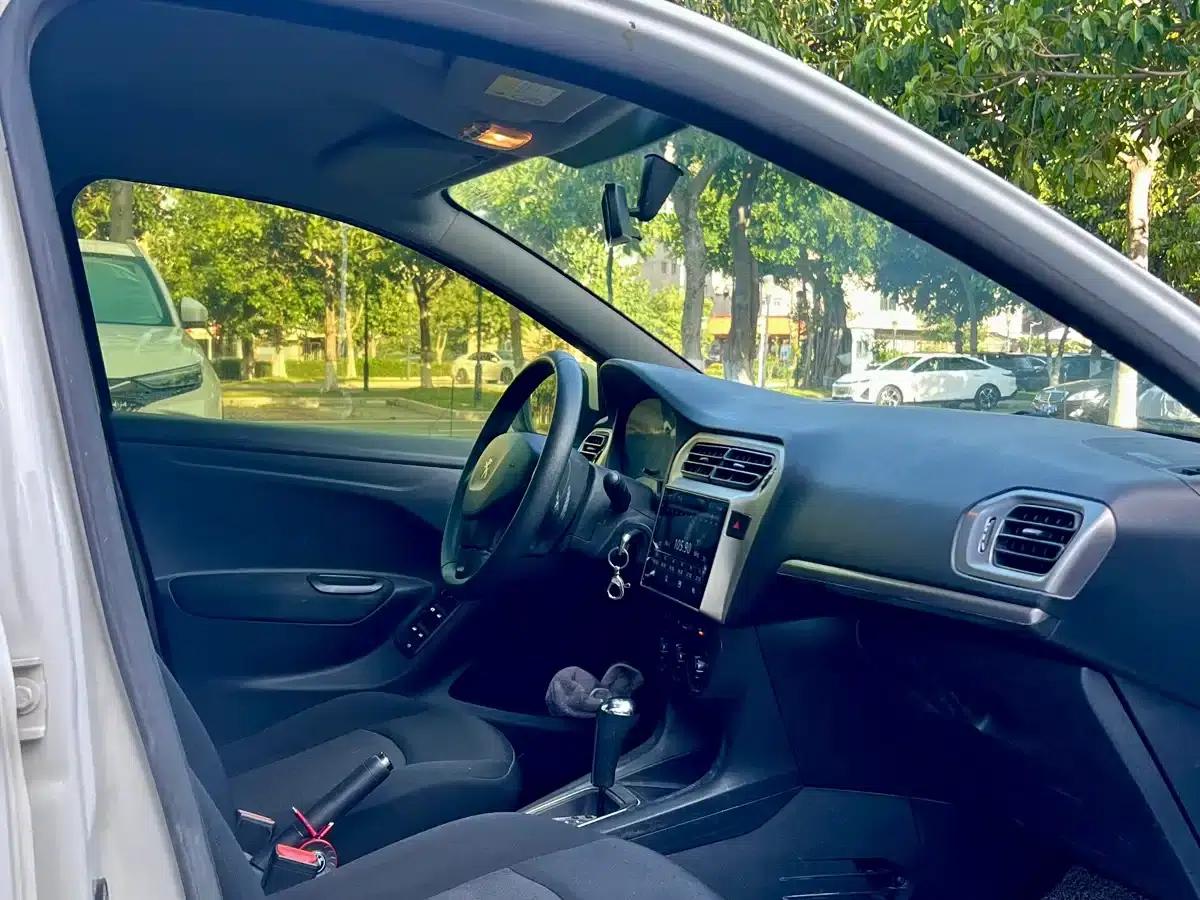 Peugeot 301 2014 1.6L Automatic Comfort Edition — миниатюра 9