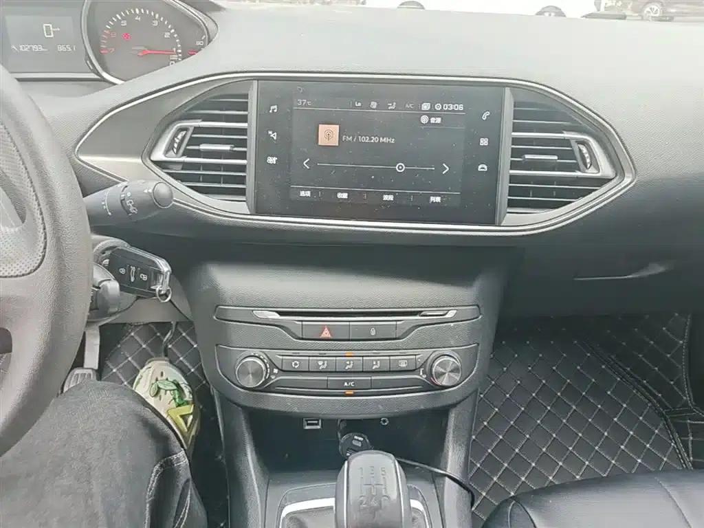Peugeot 308S 2015 1.6L Manual Comfort Edition — миниатюра 13