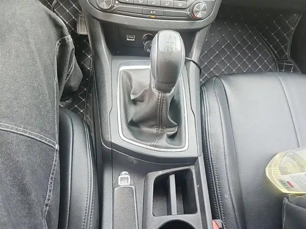 Peugeot 308S 2015 1.6L Manual Comfort Edition — миниатюра 14