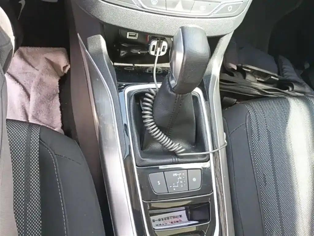Peugeot 308S 2015 1.6T Automatic Sporty Edition — миниатюра 14
