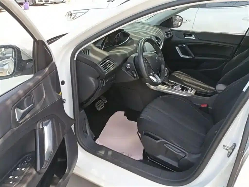 Peugeot 308S 2015 1.6T Automatic Sporty Edition — миниатюра 15