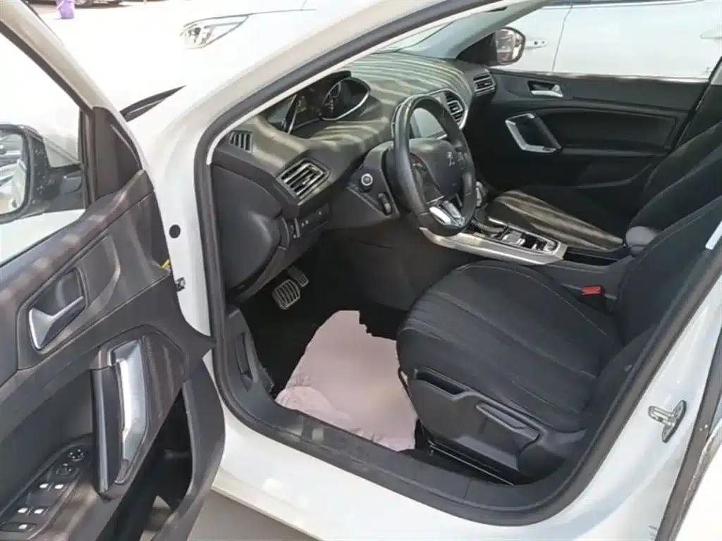 Peugeot 308S 2015 1.6T Automatic Sporty Edition — миниатюра 16