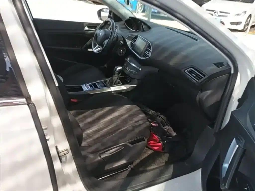 Peugeot 308S 2015 1.6T Automatic Sporty Edition — миниатюра 25