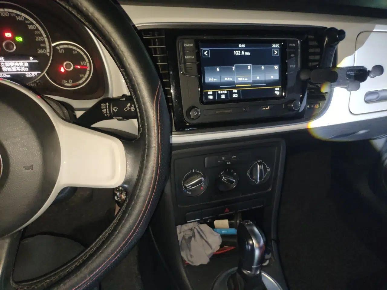 Volkswagen Beetle 2014 1.4TSI Fashion Edition — миниатюра 14