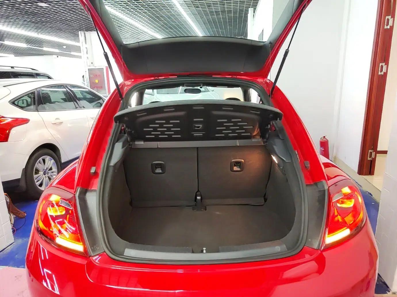 Volkswagen Beetle 2018 180TSI Yile Model — миниатюра 22