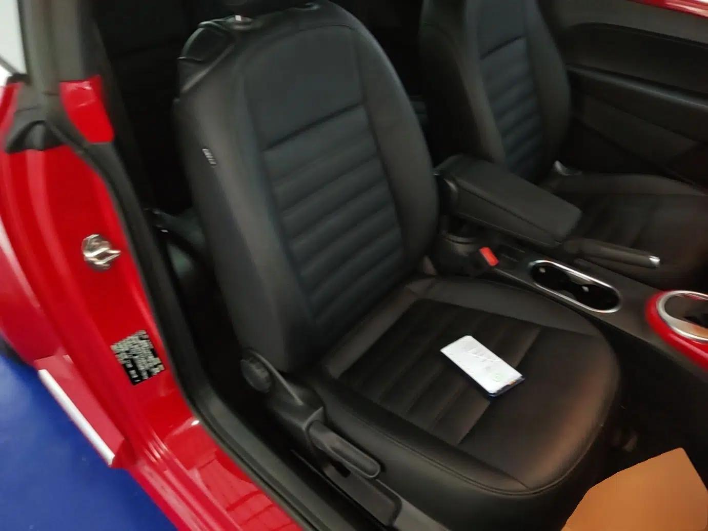 Volkswagen Beetle 2018 180TSI Yile Model — миниатюра 23
