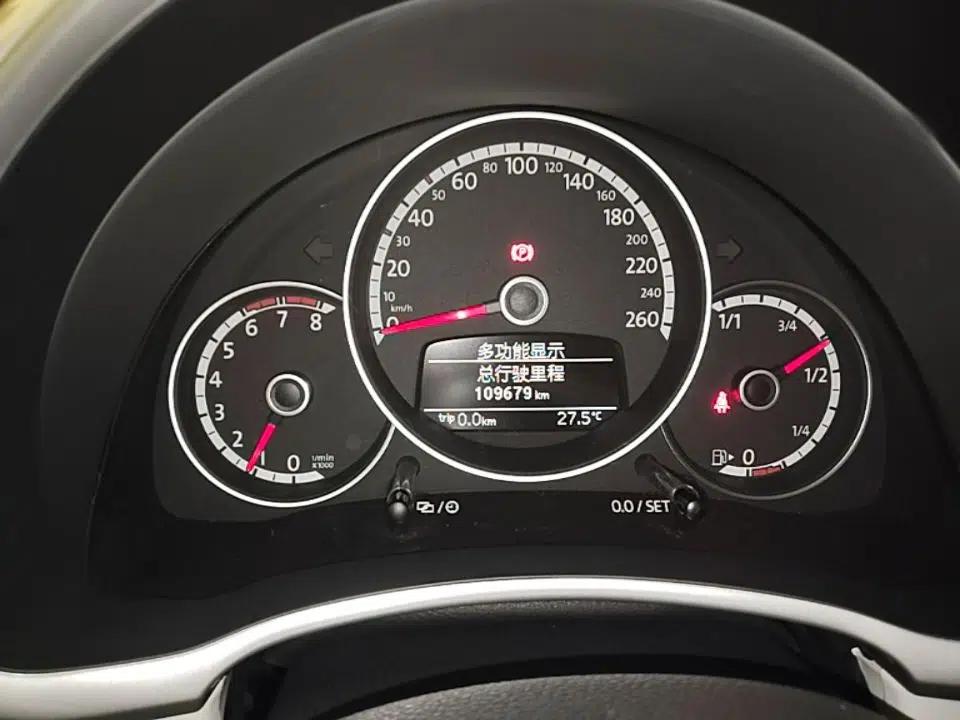 Volkswagen Beetle 2014 1.2TSI Fashion Edition — миниатюра 14
