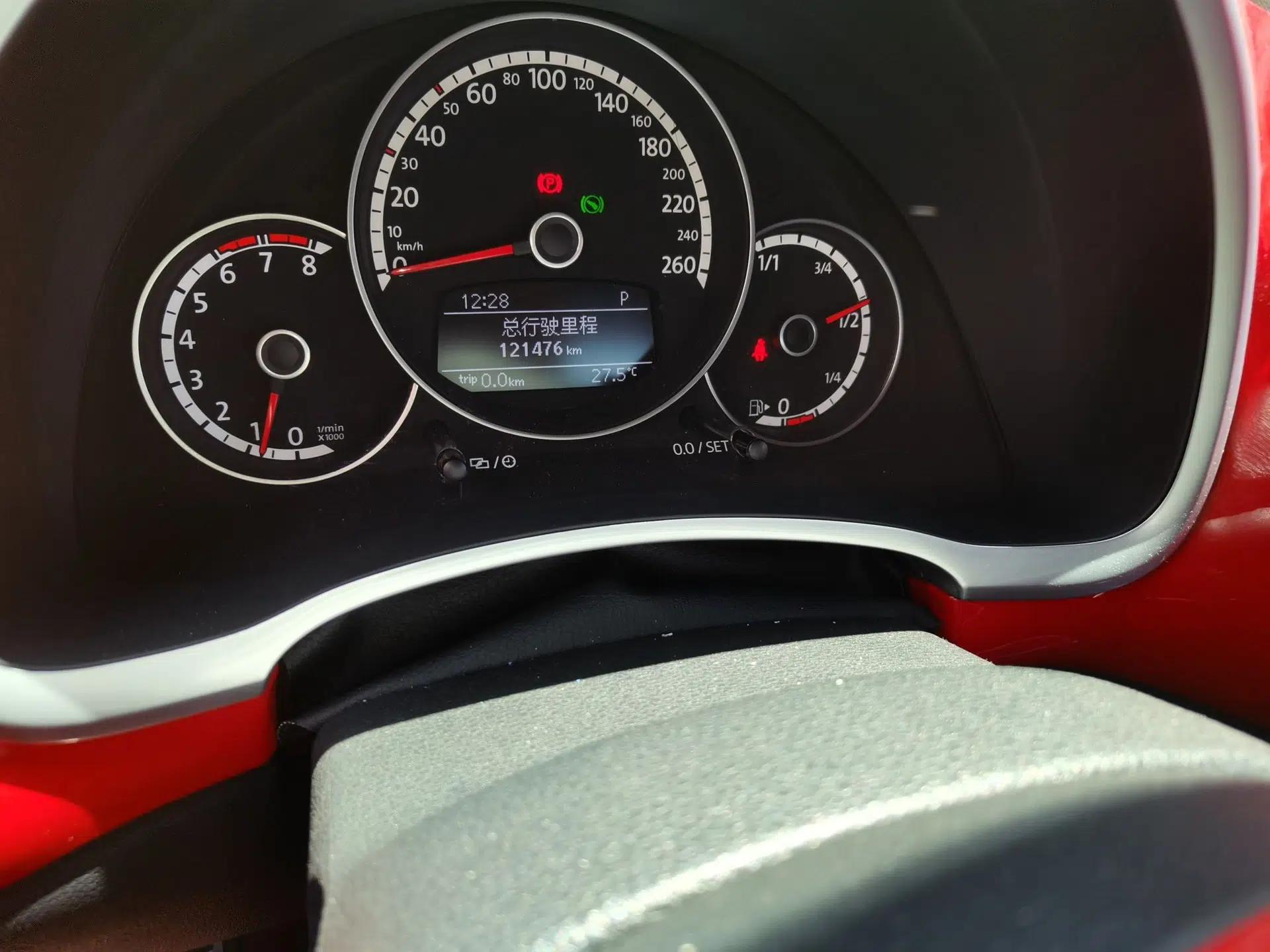 Volkswagen Beetle 2014 1.4TSI Fashion Edition — миниатюра 13
