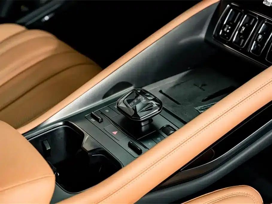 Song L EV 2024 Model 662km Excellent Edition — миниатюра 21
