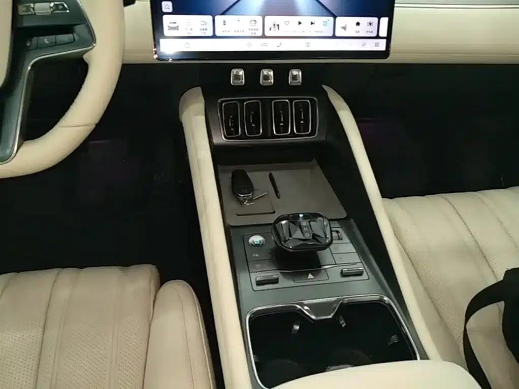 Song L EV 2025 Model 662km Excellent Intelligent Driving Edition — миниатюра 14