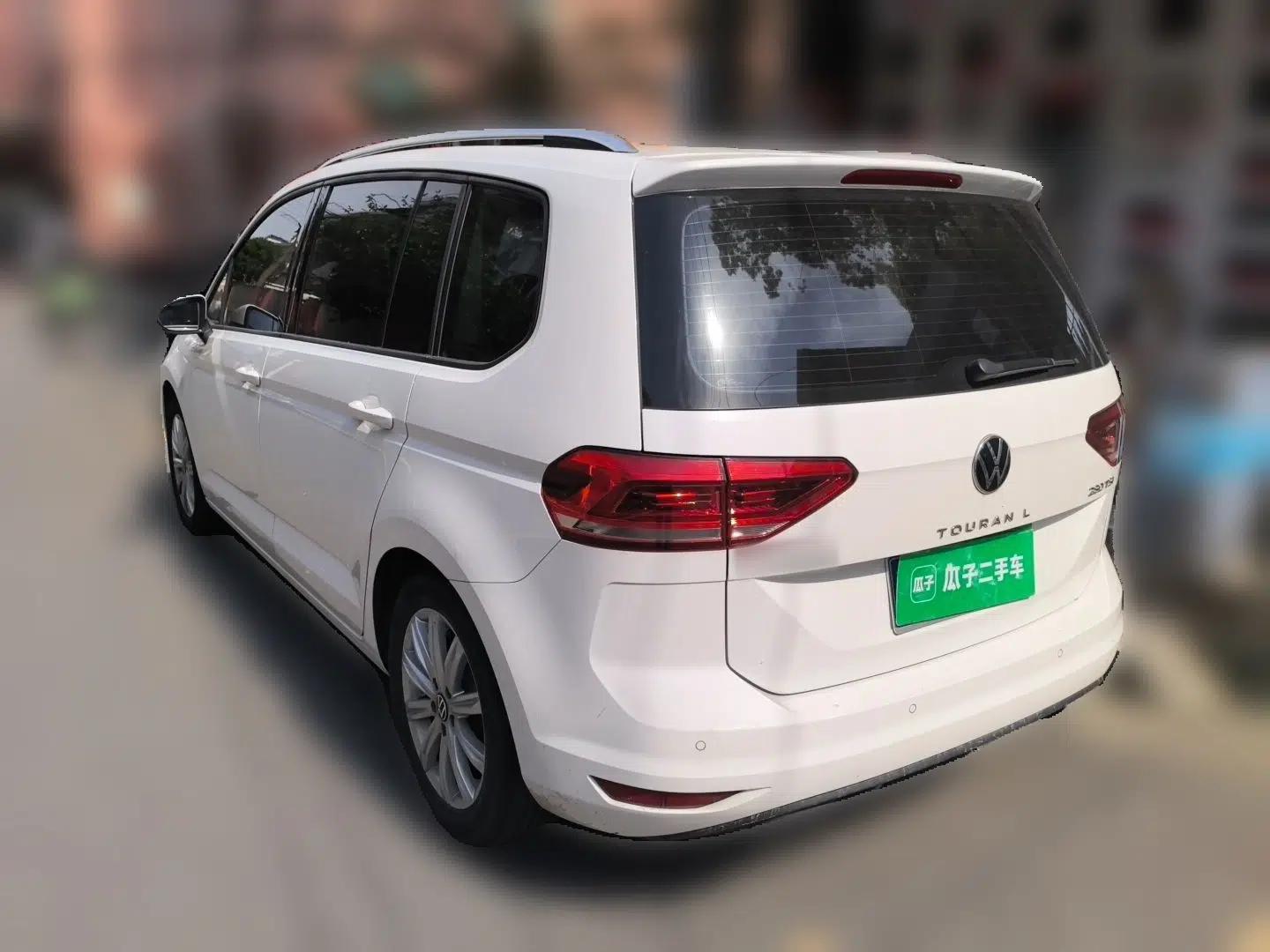 Volkswagen Touran 2021 Touran L 280TSI DSG Comfort Edition 7 Seats — миниатюра 4