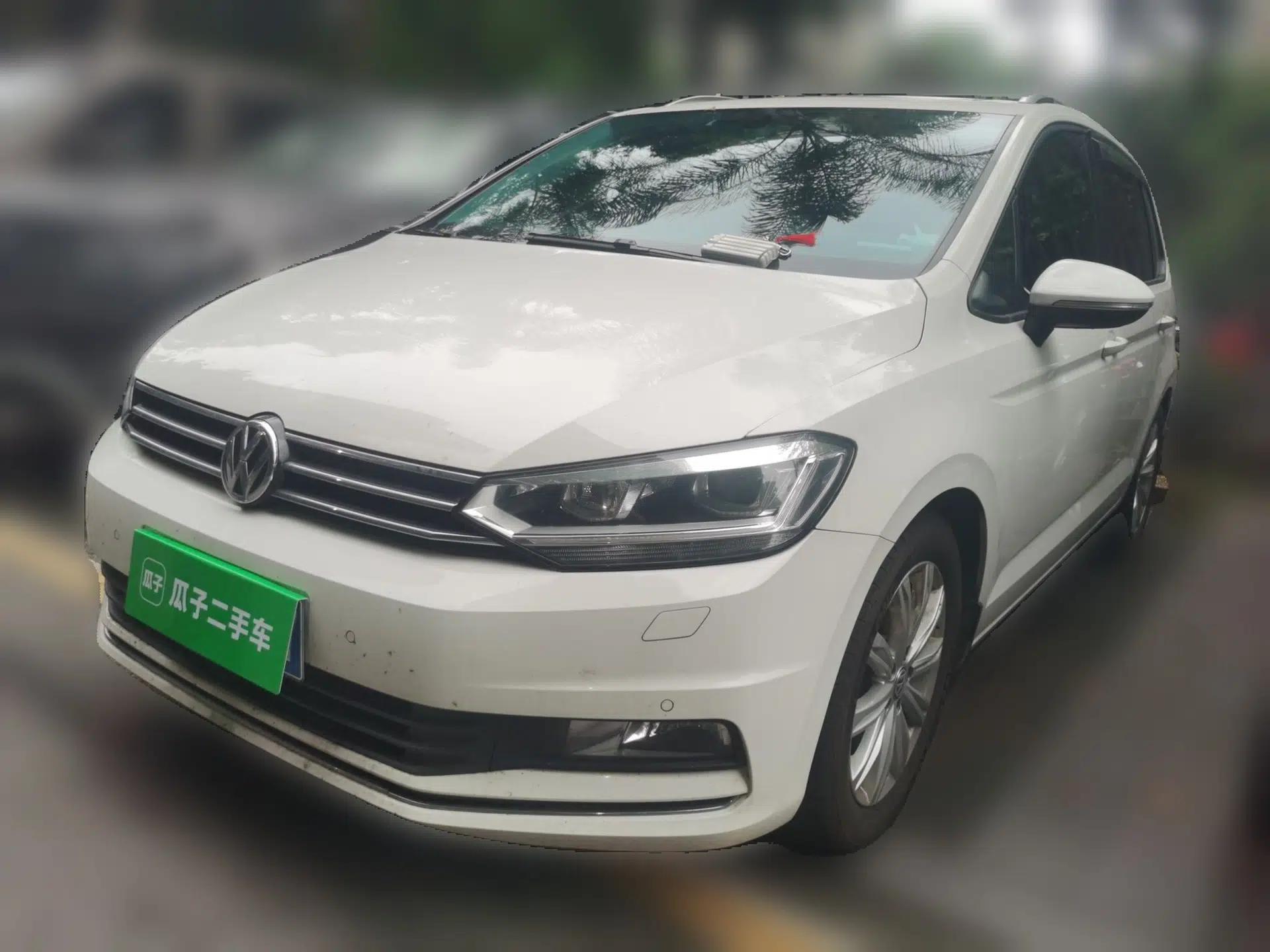Volkswagen Touran 2018 Volkswagen Touran L 280TSI DSG Comfort Edition 7-seater — миниатюра 1