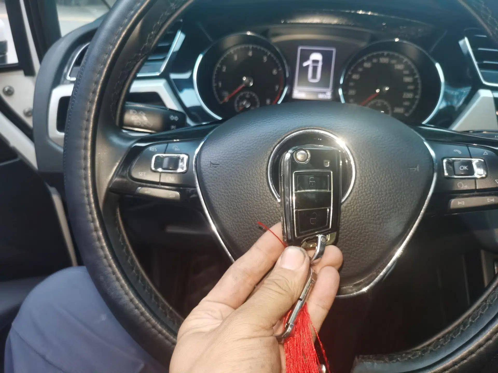 Volkswagen Touran 2018 Volkswagen Touran L 280TSI DSG Comfort Edition 7-seater — миниатюра 9