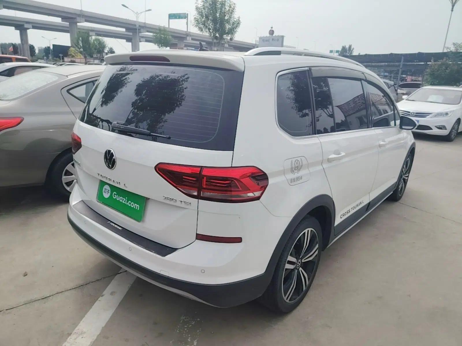 Volkswagen Touran 2021 Volkswagen Touran L 280TSI DSG Boundary Edition 7-Seater — миниатюра 6