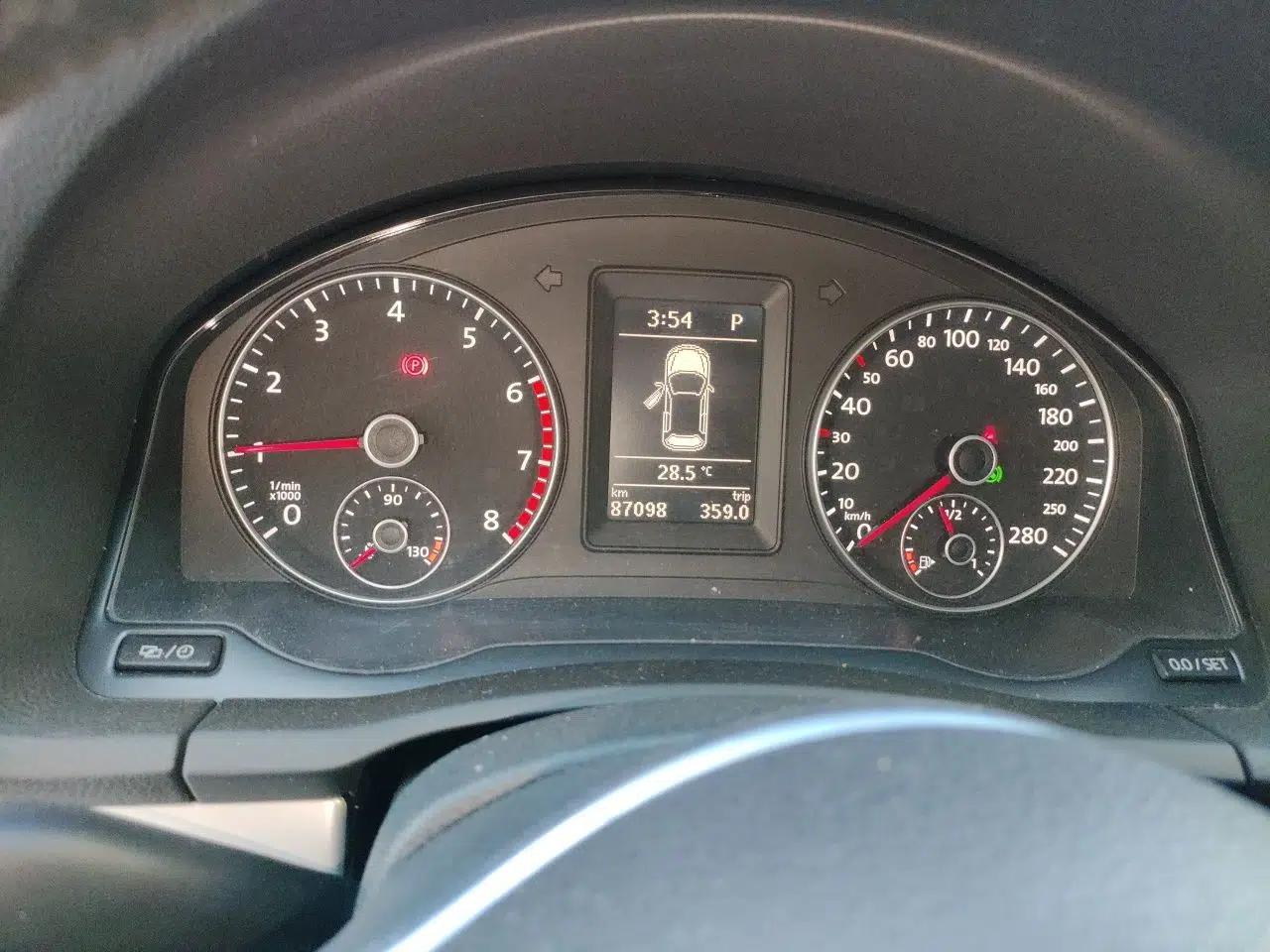 Volkswagen Scirocco 2011 2.0 TSI Luxury Edition — миниатюра 13