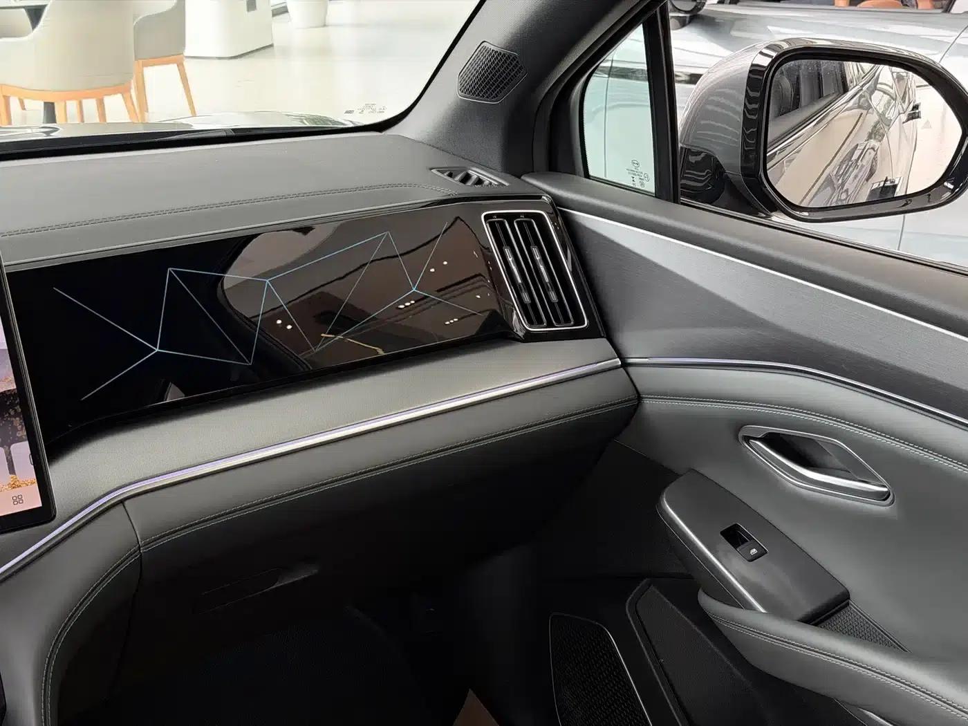 Song L DM-i 2025 Smart Driving Edition 160km/h Superior Model — миниатюра 26