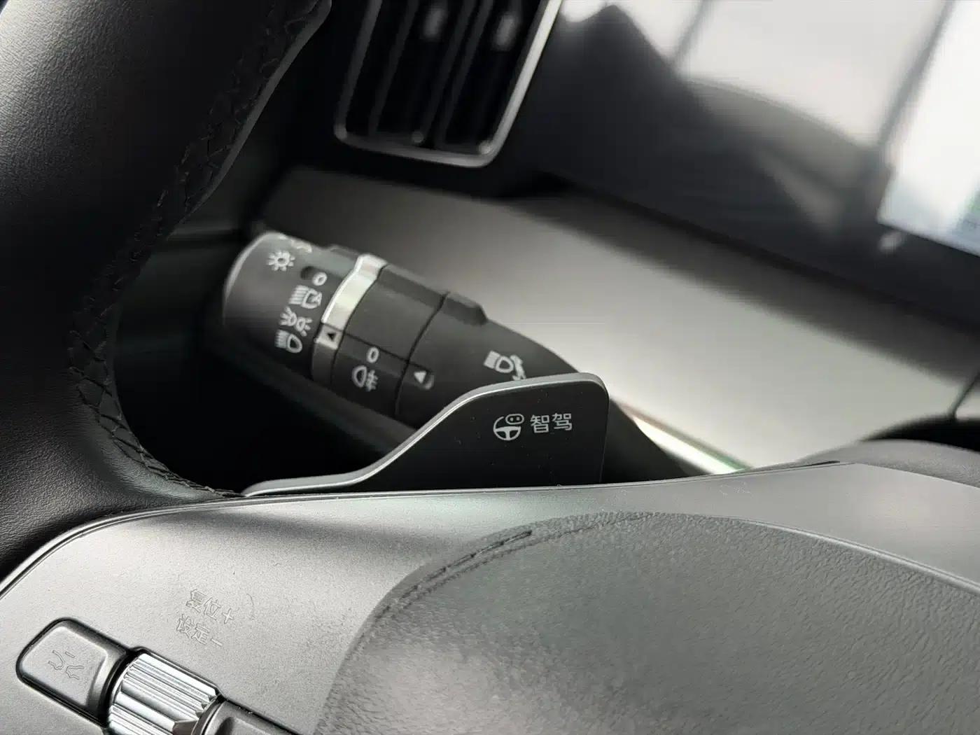 Song L DM-i 2025 Smart Driving Edition 160km/h Superior Model — миниатюра 27