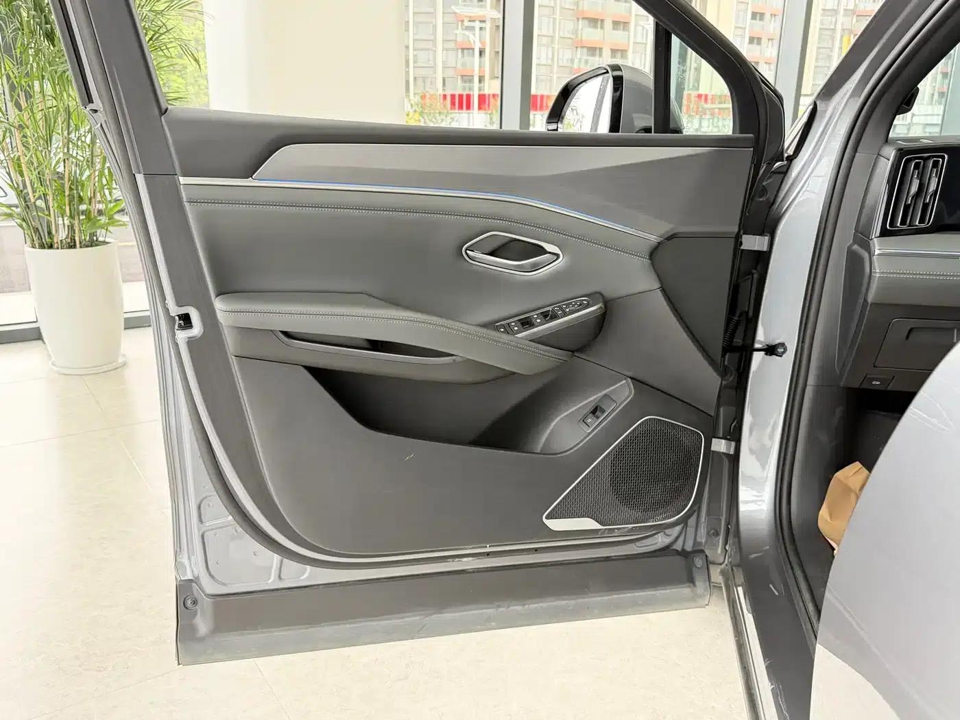 Song L DM-i 2025 Smart Driving Edition 160km/h Superior Model — миниатюра 10