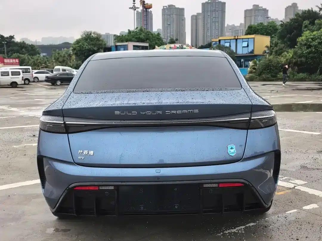 Seal 2022 700km Long Range Rear-Wheel Drive Version — миниатюра 4