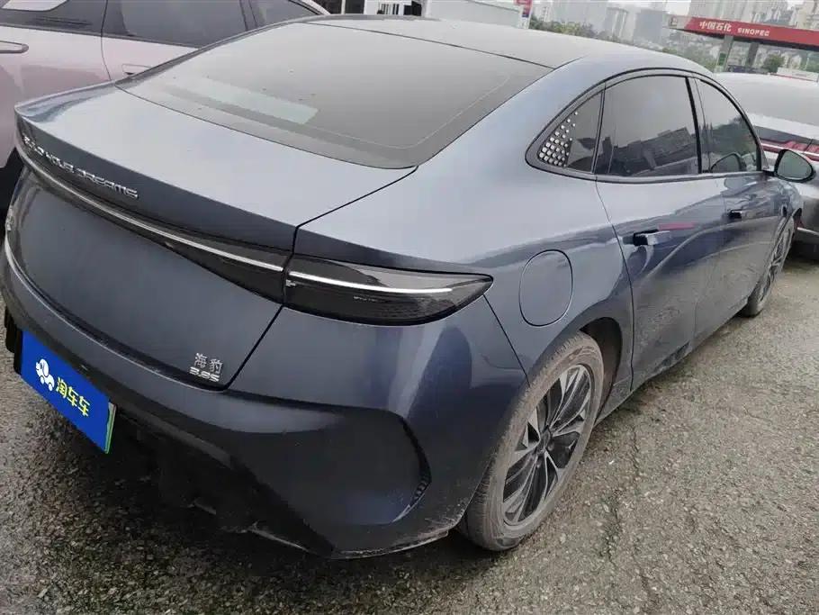 Seal 2022 550km Standard Range Rear-Wheel Drive Premium Edition — миниатюра 3