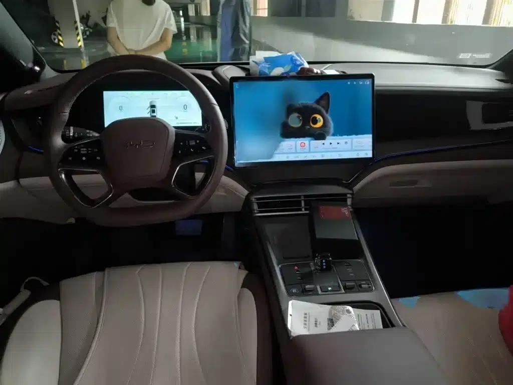 Seal 2023 DM-i 1.5T 121km Flagship — миниатюра 13