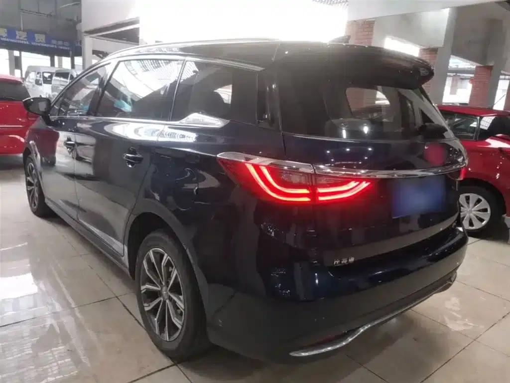 Song MAX 2019 1.5T Automatic Intelligent Connected Ruiyi 7-seater National V Emission Standard — миниатюра 5