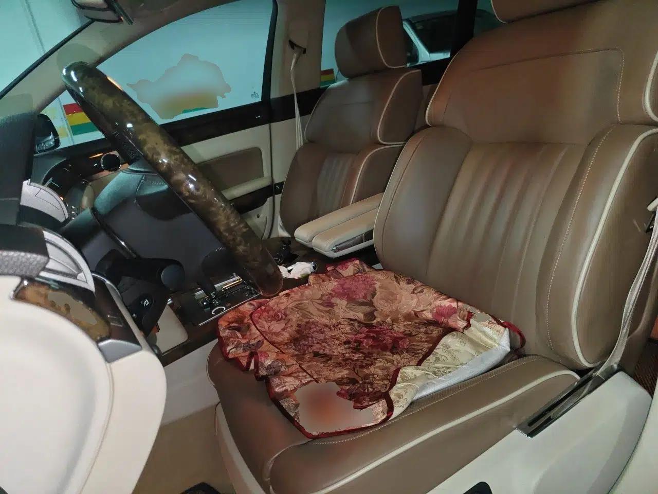 Volkswagen Phaeton 2011 4.2L V8 4-seat Extended-Range Individual Edition — миниатюра 16