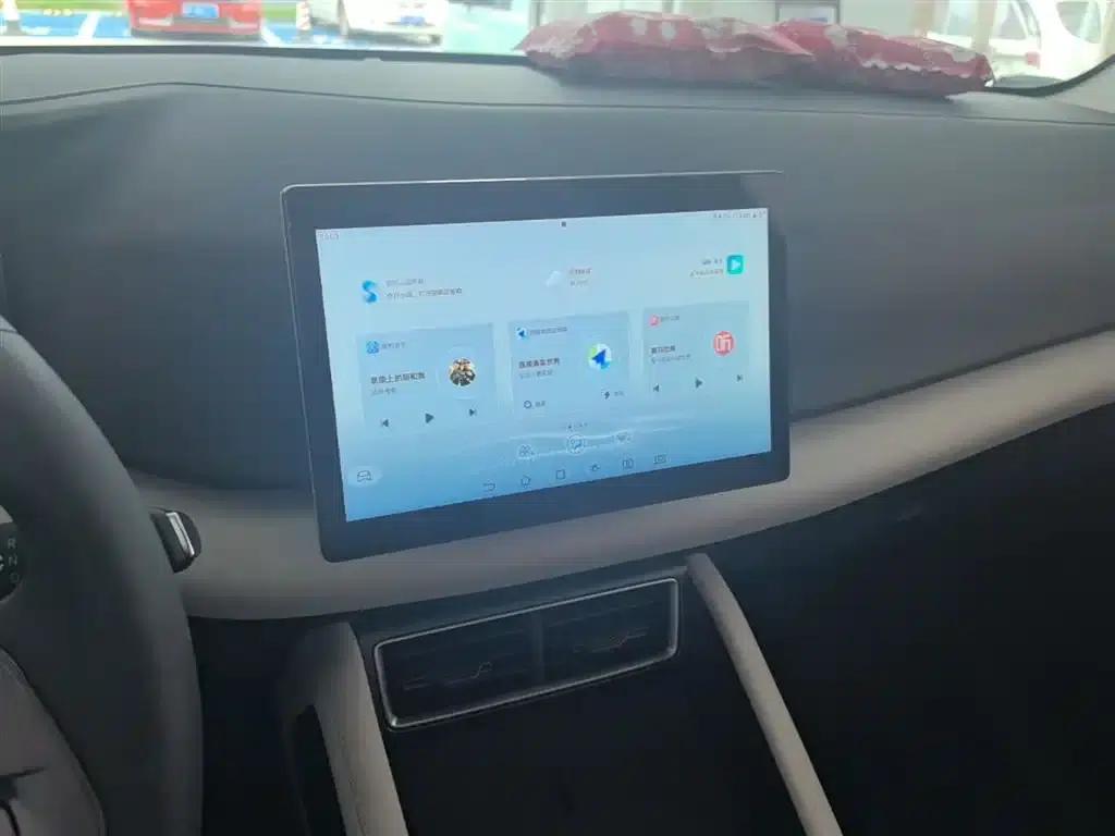Yuan UP 2025 301KM Navigator — миниатюра 13