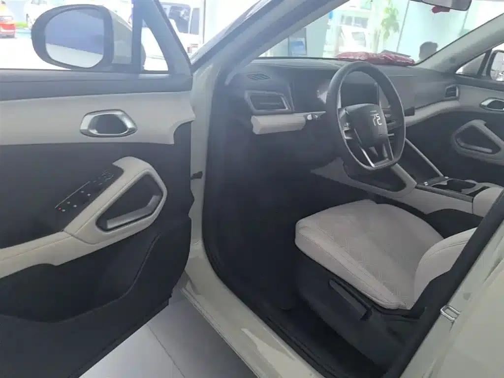 Yuan UP 2025 301KM Navigator — миниатюра 16