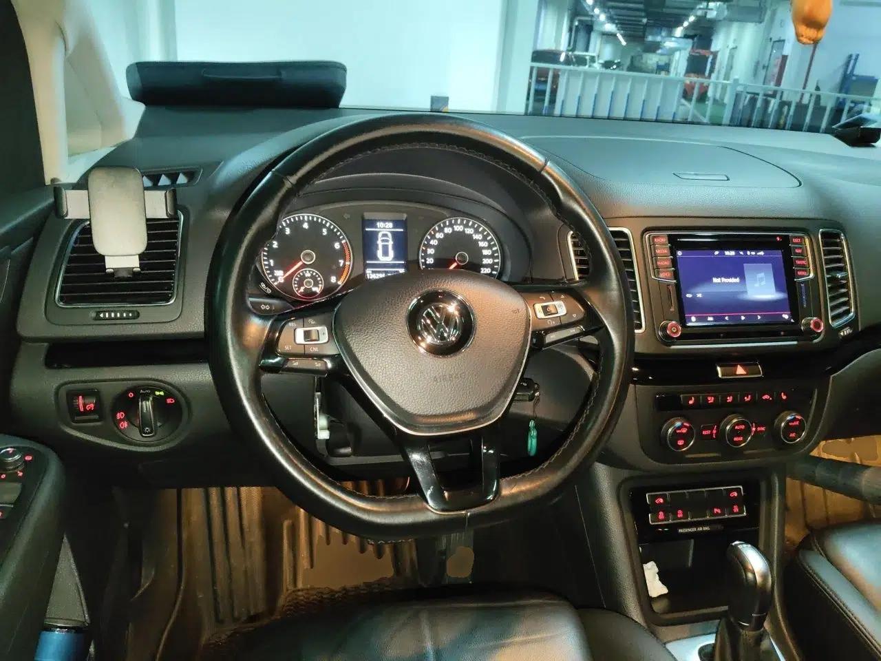 Volkswagen Sharan 2016 380TSI Luxury 7-Seater — миниатюра 11