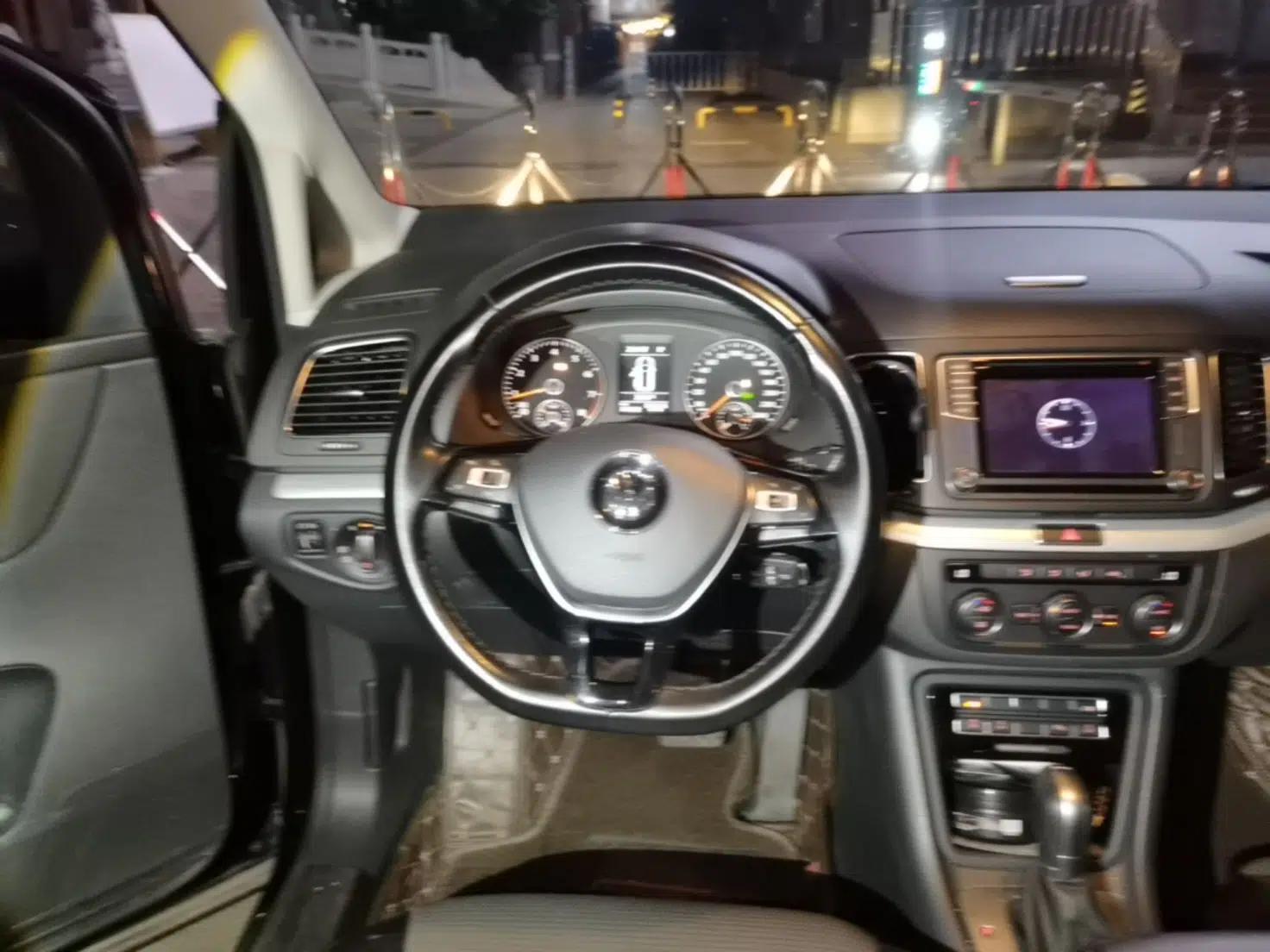 Volkswagen Sharan 2018 380TSI Comfort Edition 7-Seater — миниатюра 11