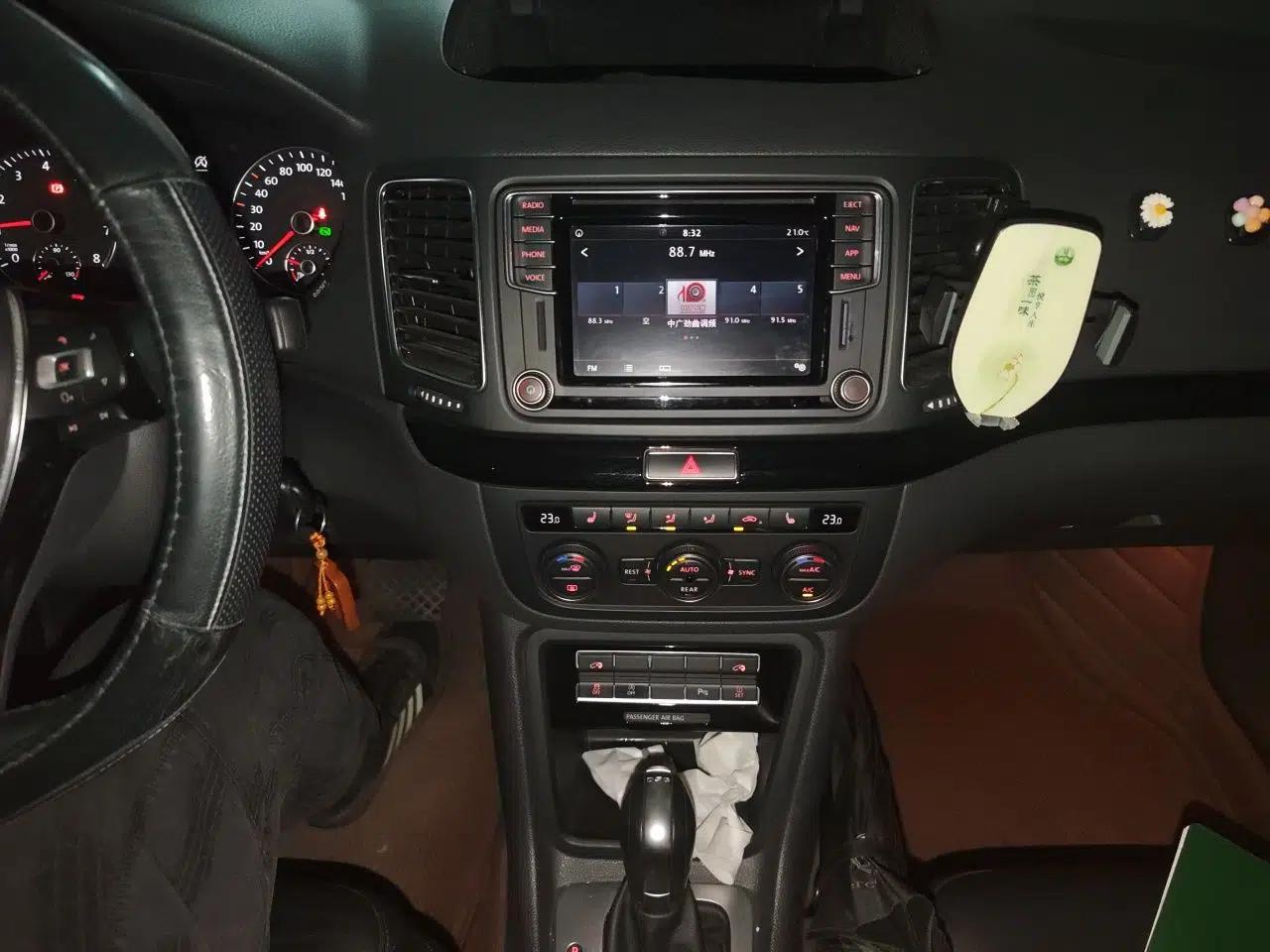 Volkswagen Sharan 2018 380TSI Luxury 7-Seater — миниатюра 14