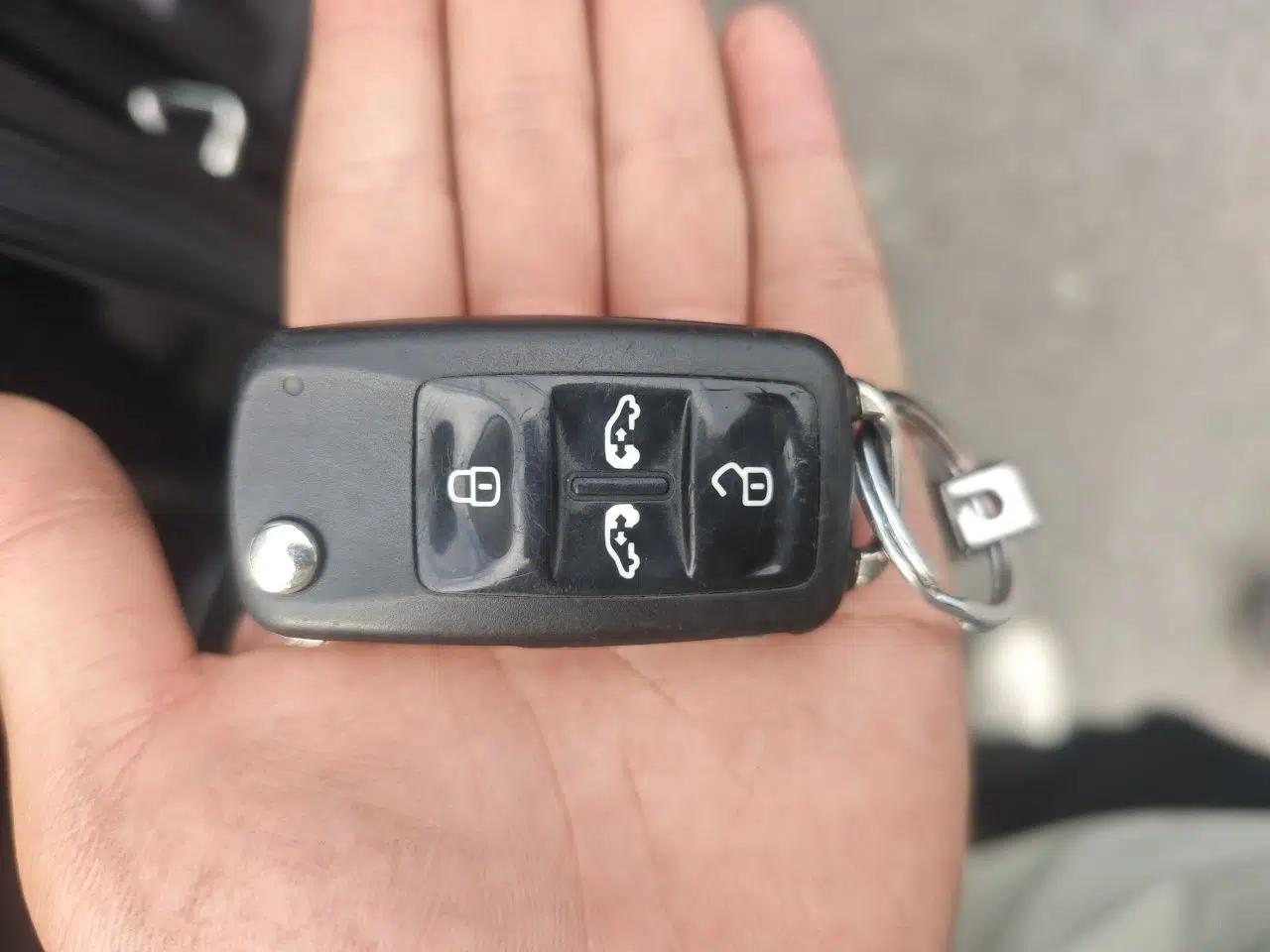 Volkswagen Sharan 2013 1.8TSI Comfort Model Euro IV — миниатюра 9