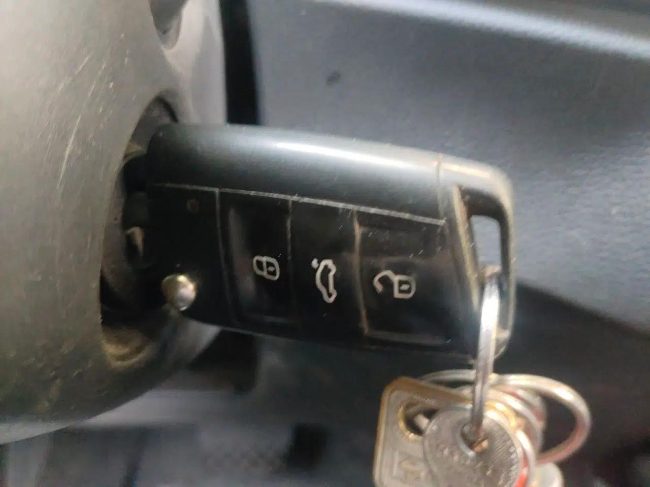 Volkswagen Tacqua 2020 1.5L Automatic Yue — миниатюра 9