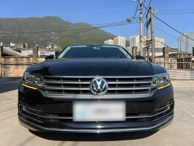 Volkswagen Phideon 2019 380TSI Two-Wheel Drive Business Edition China VI Standard — миниатюра 6
