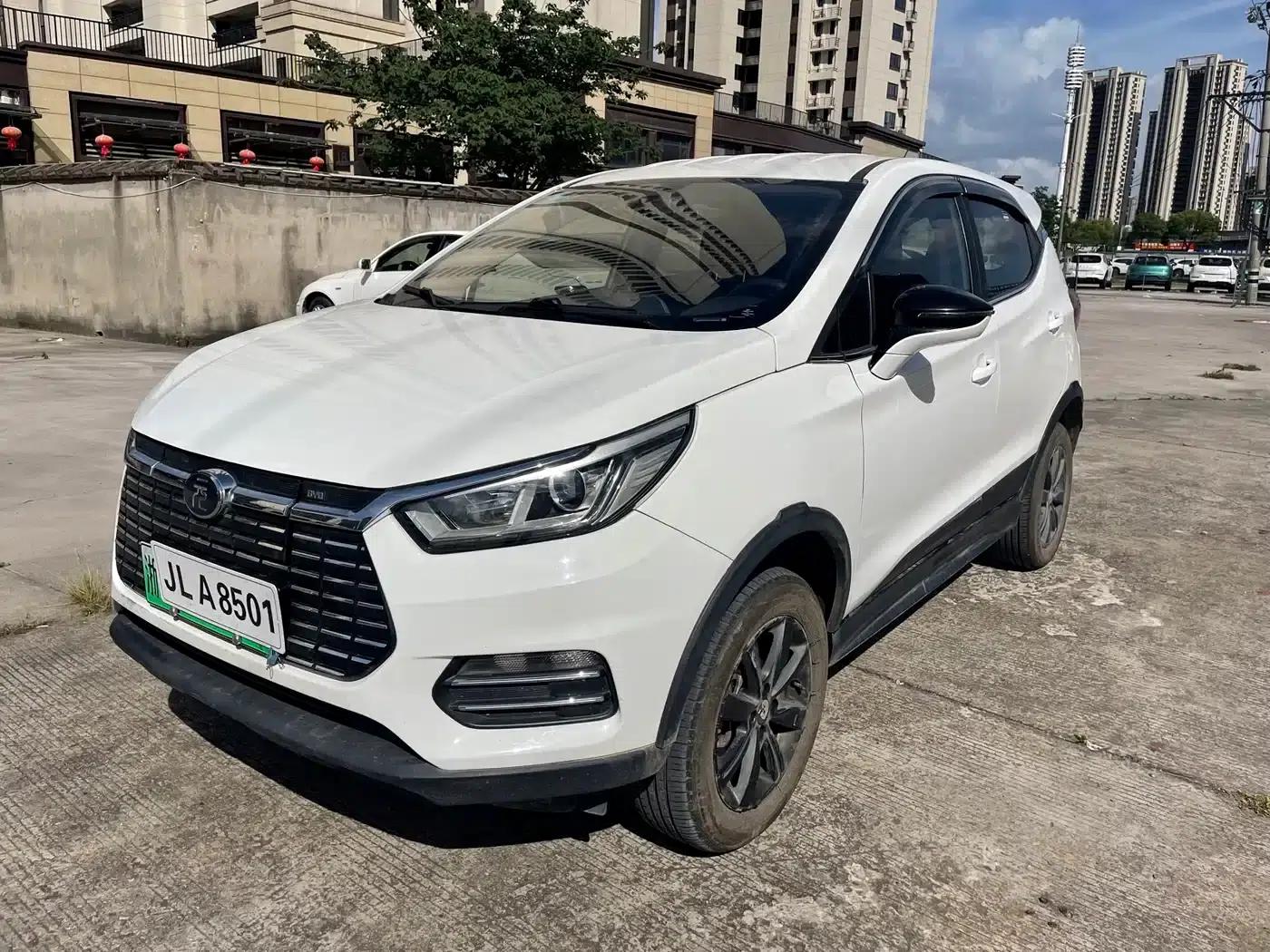 Yuan New Energy 2018 EV360 Smart Fashion Edition — миниатюра 1