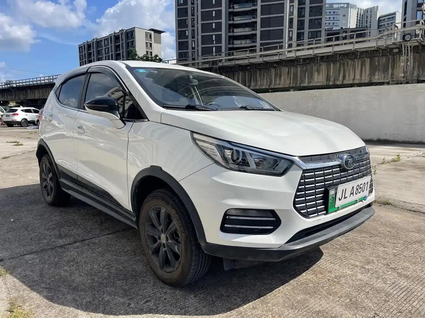 Yuan New Energy 2018 EV360 Smart Fashion Edition — миниатюра 3