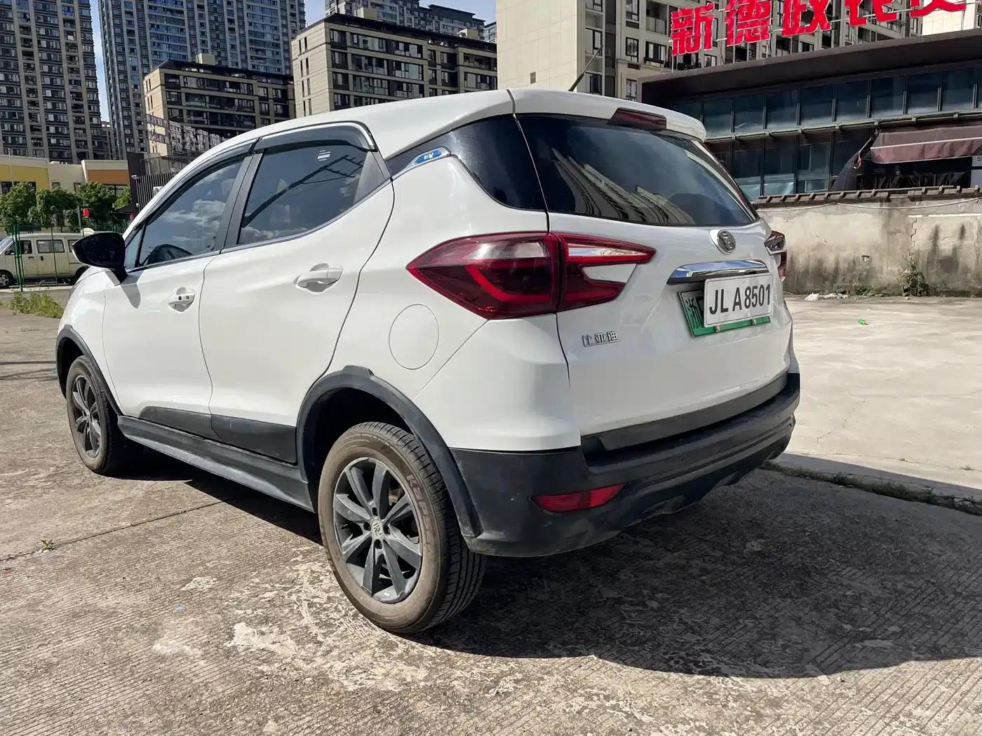 Yuan New Energy 2018 EV360 Smart Fashion Edition — миниатюра 7