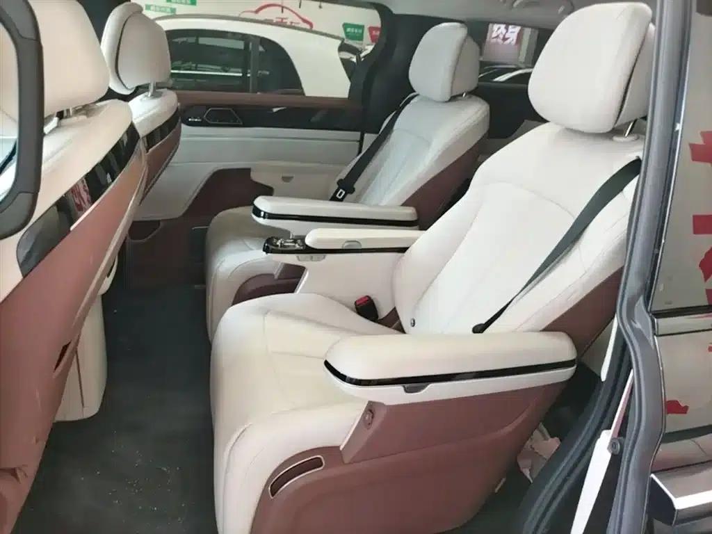 Summer 2025 DM-i 1.5T 180km/h Superior Edition — миниатюра 17