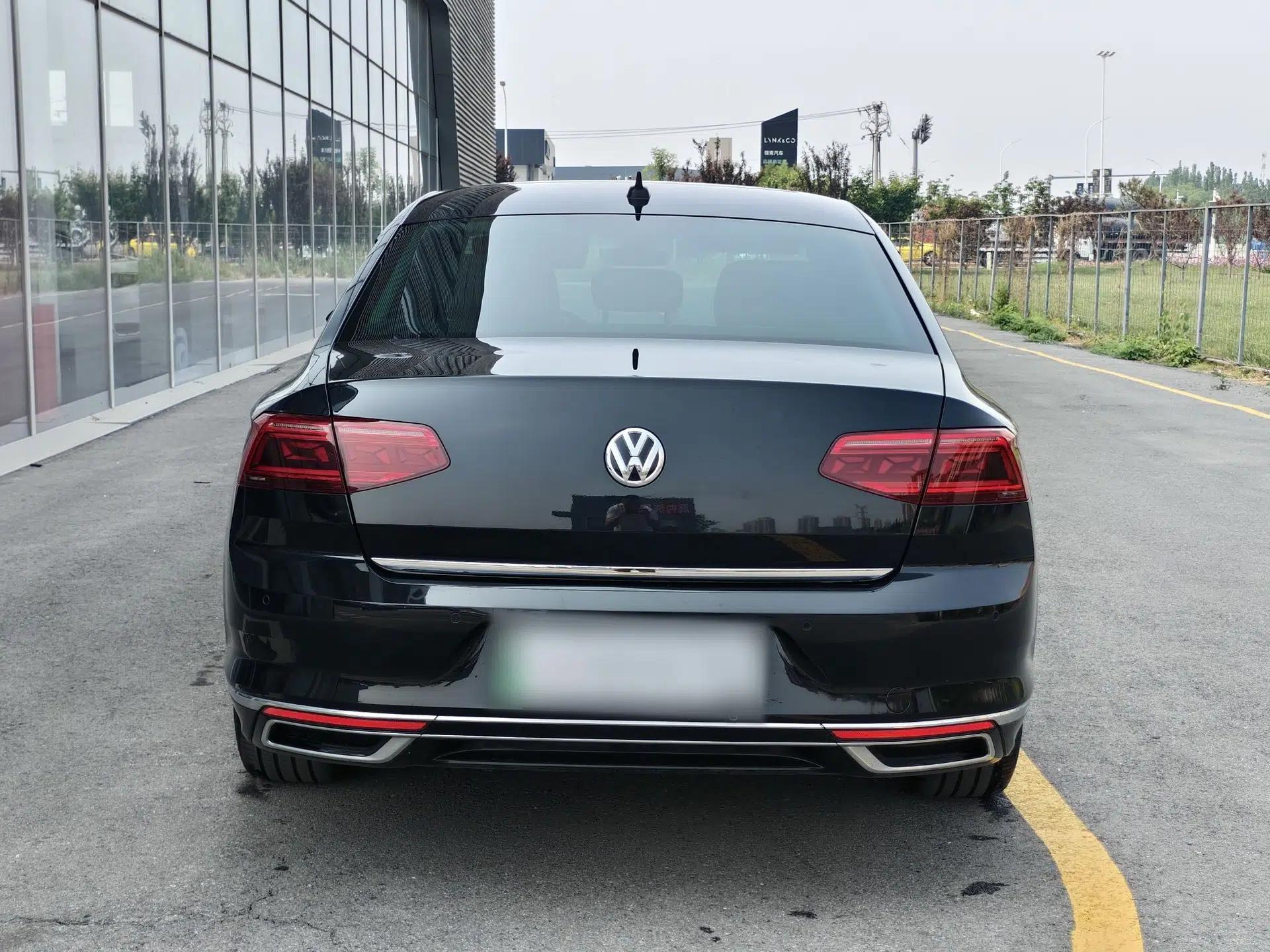 Volkswagen Magotan GTE Plug-in Hybrid 2020 GTE Prestige Model — миниатюра 6