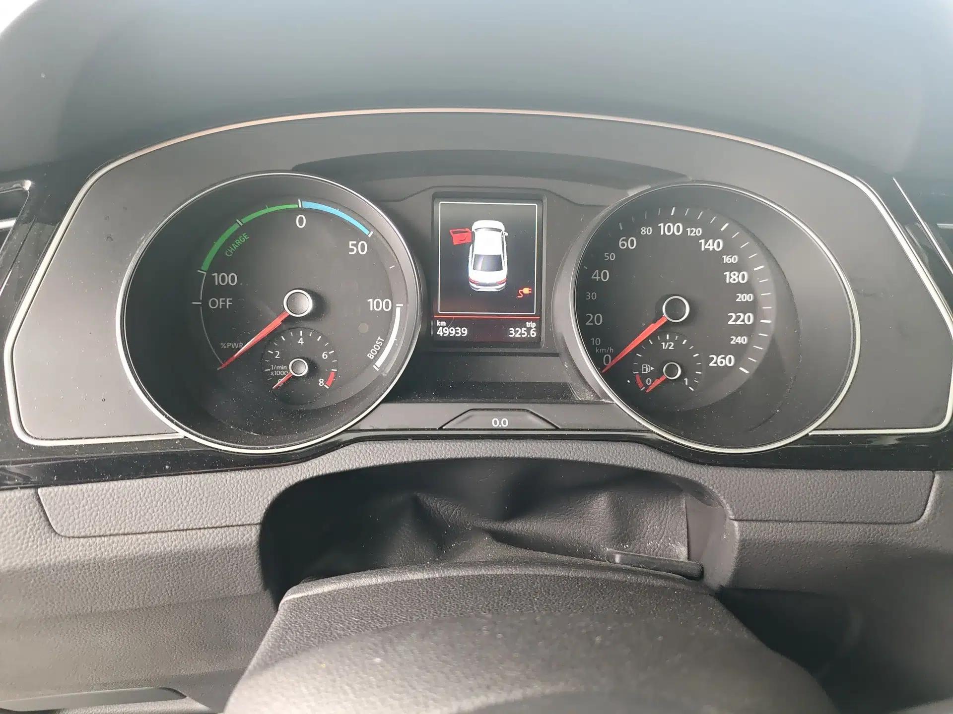 Volkswagen Magotan GTE Plug-in Hybrid 2020 GTE Prestige Model — миниатюра 9
