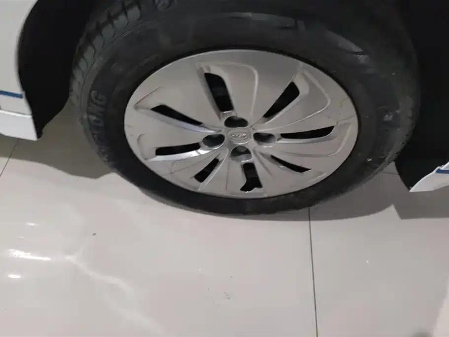 BYD e2 2019 Standard Range Edition, Yue Standard Model — миниатюра 6