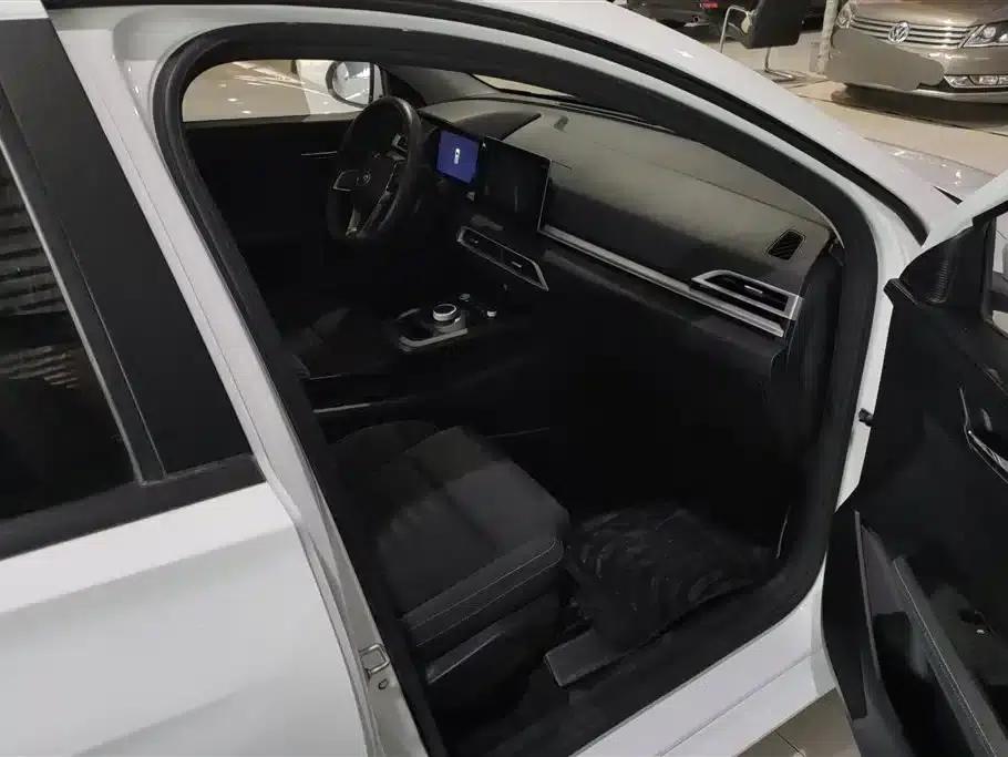 BYD e2 2019 Standard Range Edition, Yue Standard Model — миниатюра 8
