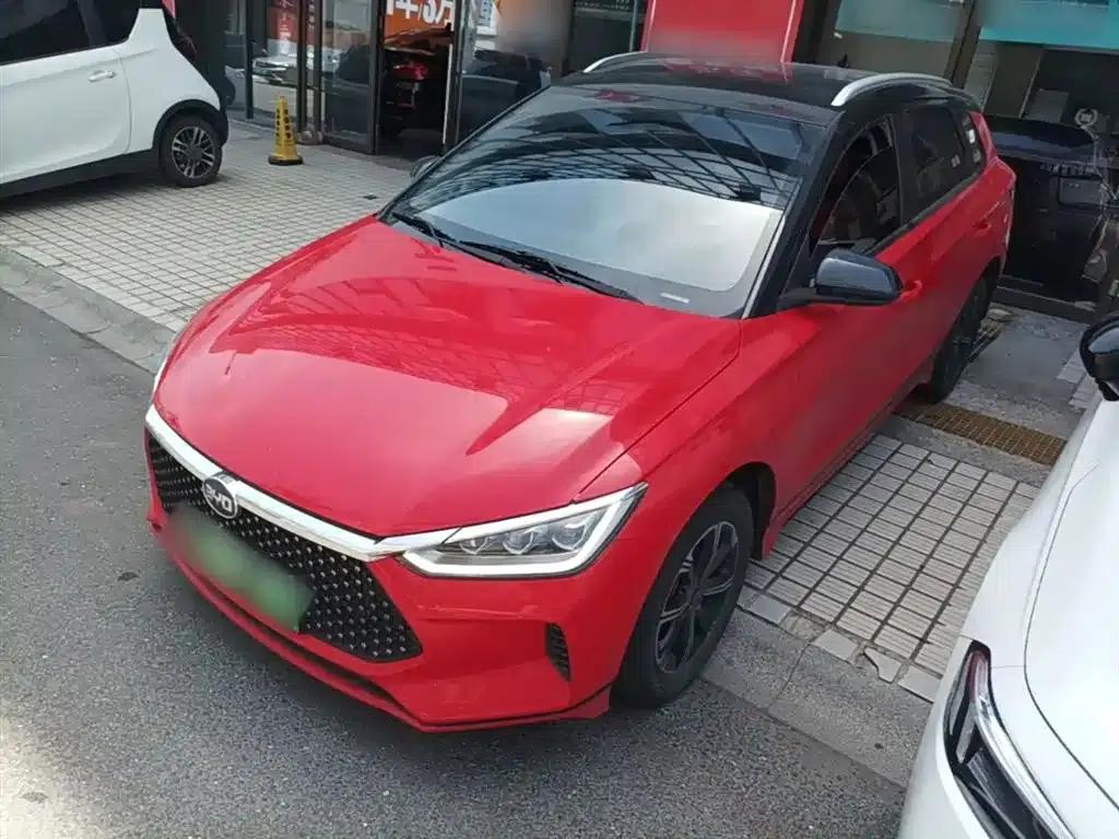 BYD e2 2020 Upgraded Long-Range Luxury Edition — миниатюра 1