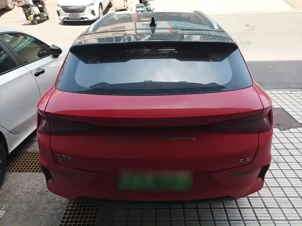 BYD e2 2020 Upgraded Long-Range Luxury Edition — миниатюра 6