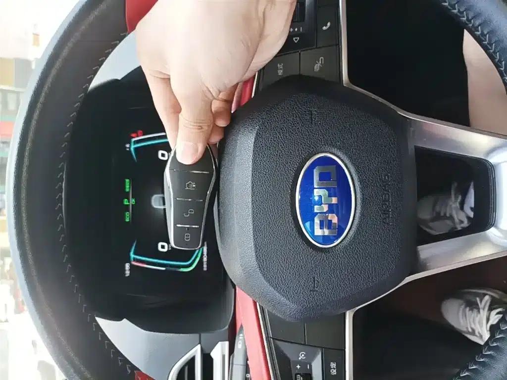 BYD e2 2020 Upgraded Long-Range Luxury Edition — миниатюра 9